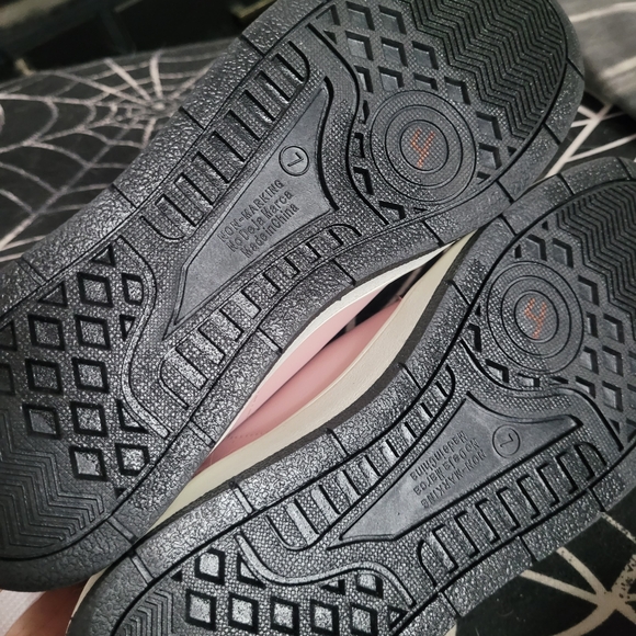 Hello Kitty Pink and Black Sneakers Size 7 - Picture 6 of 7